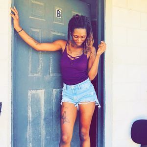 Meet your Posher, Sh ay